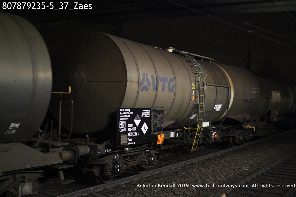 807879235-5_37_Zaes.JPG